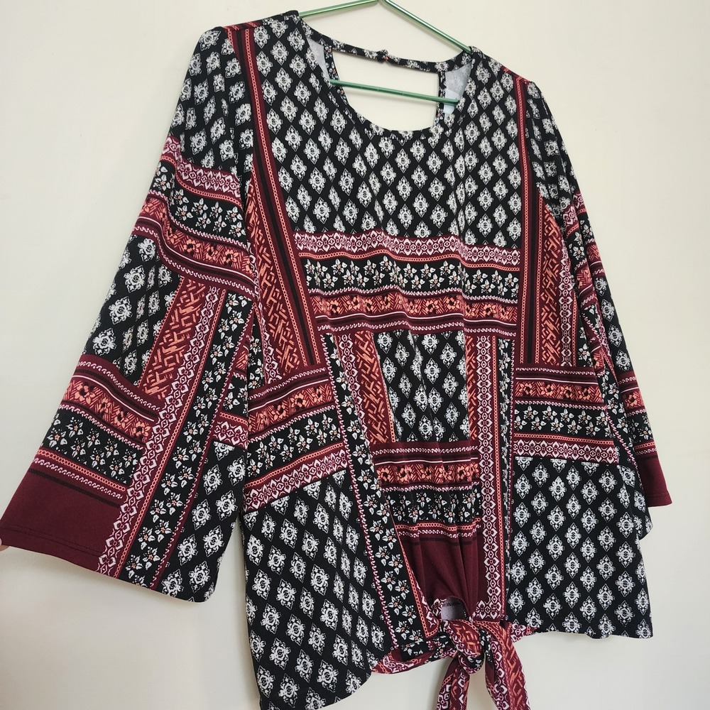 Dressbarn Womens 1X Burgundy Black Geometric Floral Tile Print Tie Front Blouse